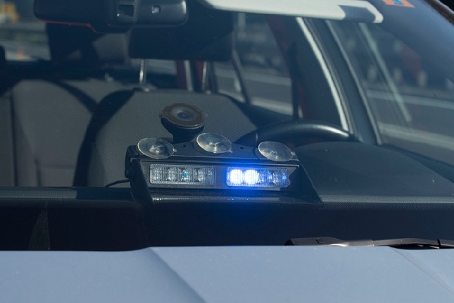 Vozio se sa "blinkerima", lažno se predstavio kao saobraćajni policajac