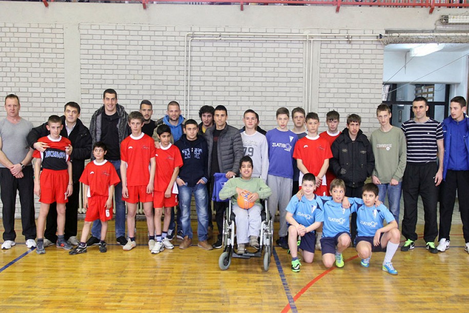 Fudbaleri Spartaka posetili dve škole u Subotici