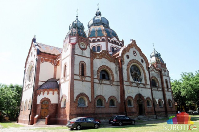 Sinagoga u starom sjaju već na leto