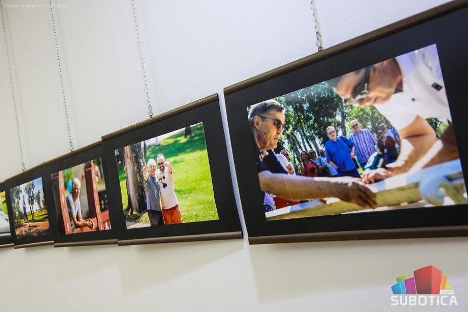 Izložba fotografija Damira Vujkovića nastalih na 30. Festivalu evropskog filma na Paliću