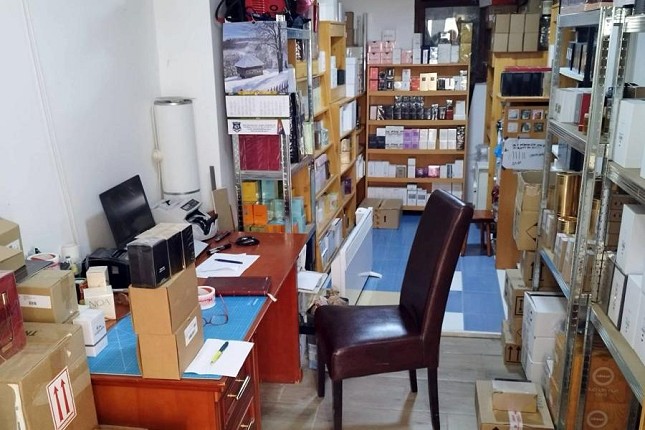Policija zaplenila 800 parfema vrednih gotovo šest miliona dinara