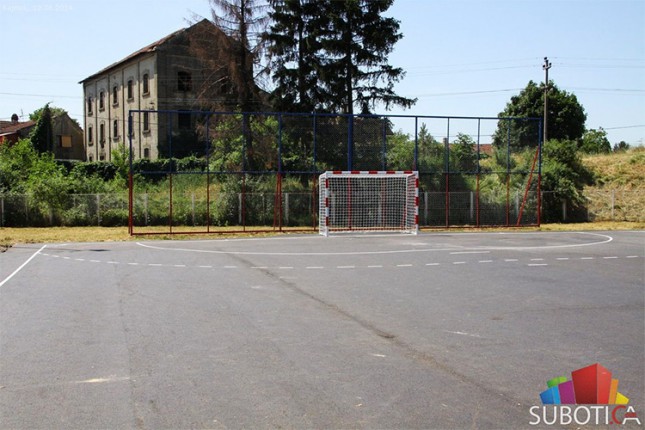 Renoviranje sportskih terena u Bajmoku