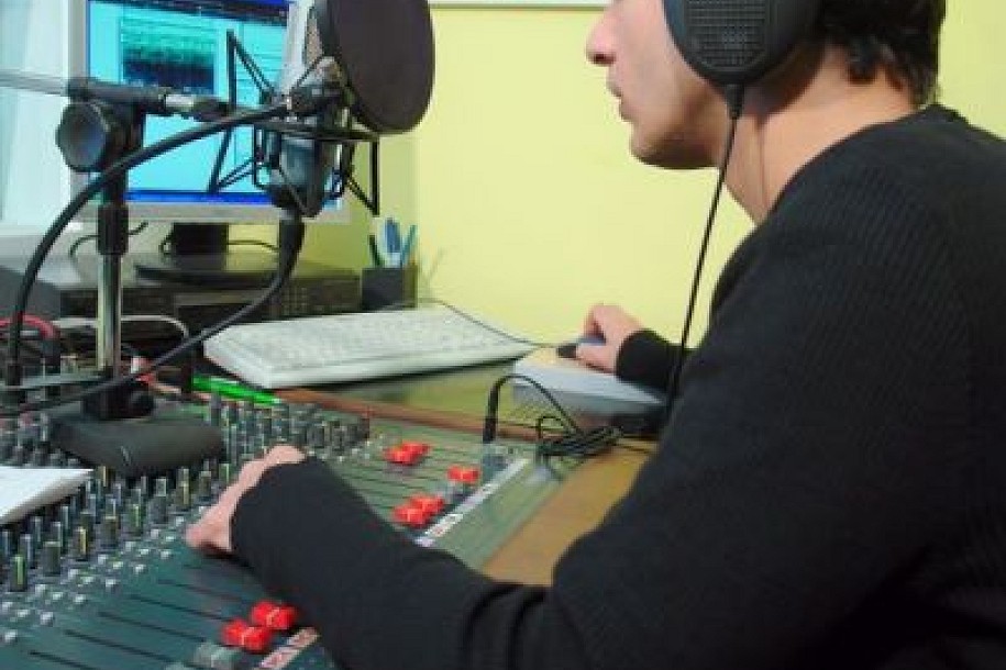 Slavoslovlje na radio talasima