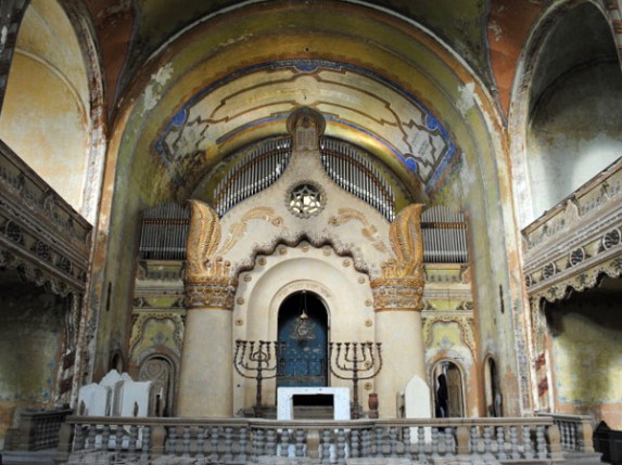 Gradilište Sinagoge godinu dana prazno