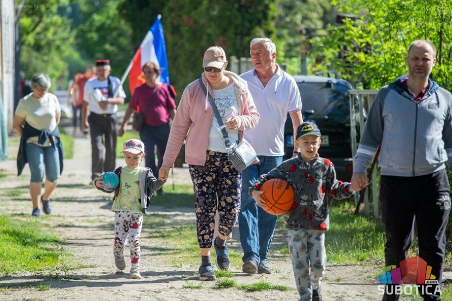 Mini Jugoslavija vrvela od posetilaca, avion najveća atrakcija