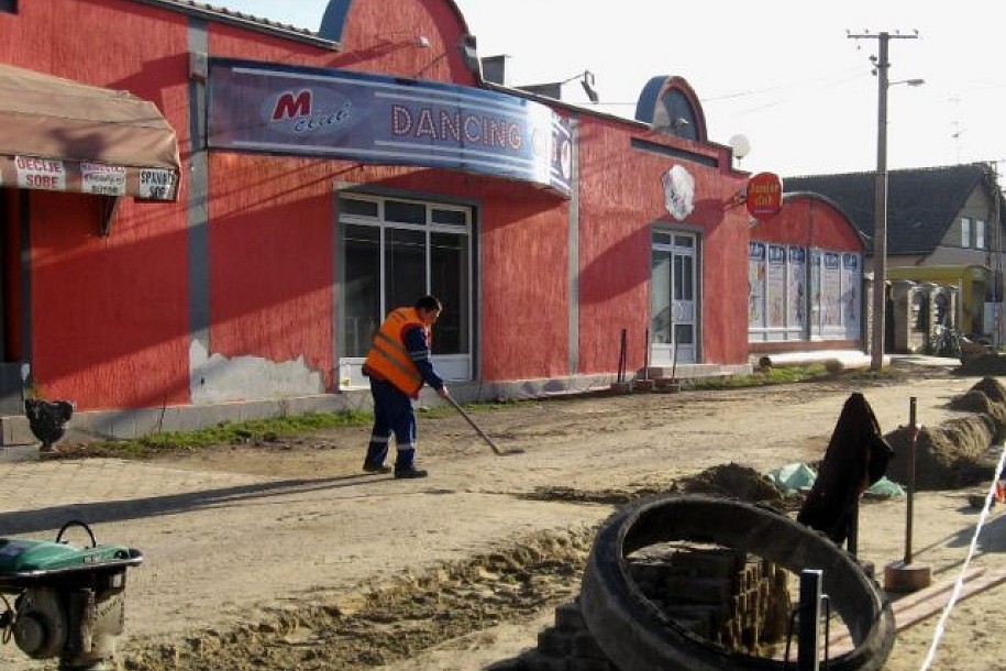 Novo selo: Kanalizacija na poček