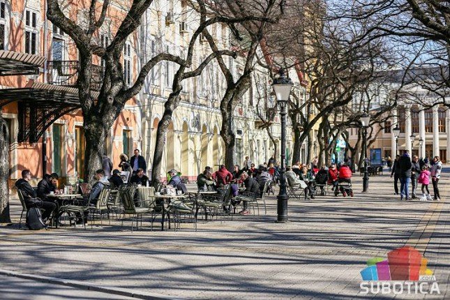 Gradonačelnik Bakić čestitao Dan žena Subotičankama