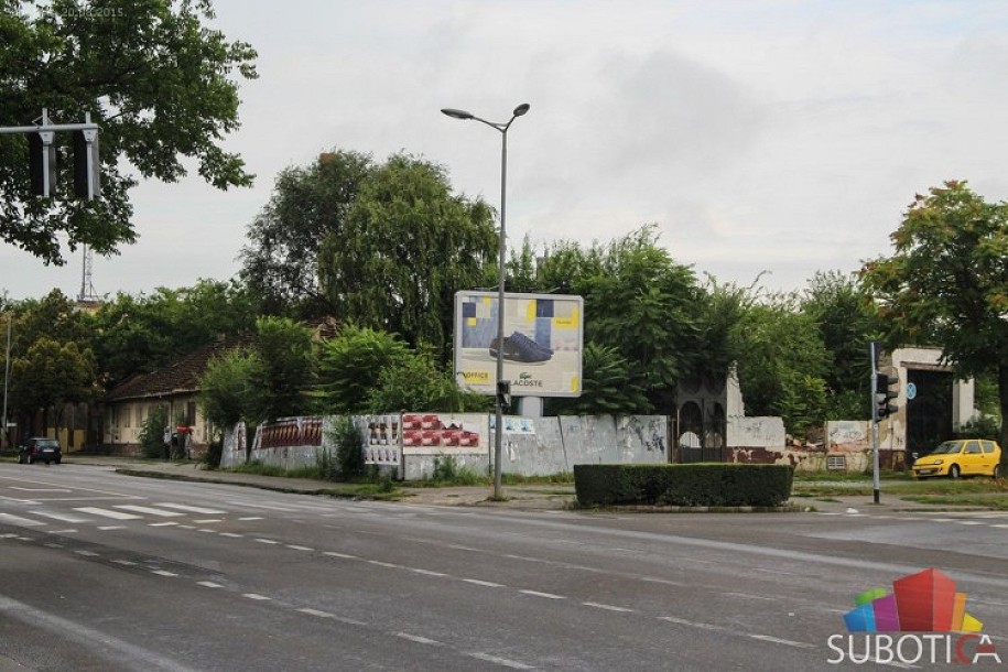 Počelo čišćenje zapuštene površine na uglu Segedinskog puta i ulice Pap Pala
