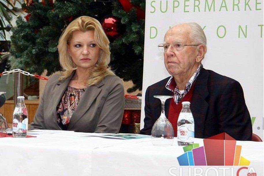 Valter "Deda Mraz" za oko 10.000 mališana