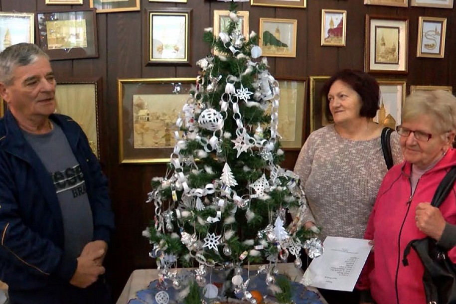 Održano takmičenje za najlepšu božićno-novogodišnju jelku