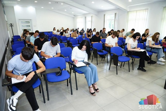 Održan prijemni ispit na Pravnom fakultetu za privredu i pravosuđe