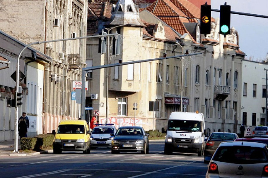 Saobraćajne kamere u Ulici Maksima Gorkog počele da beleže prekršaje