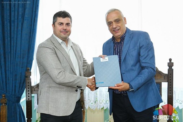 Subotica dobila veću količinu "plavih kanti", uskoro sređivanje Bikovačkog puta