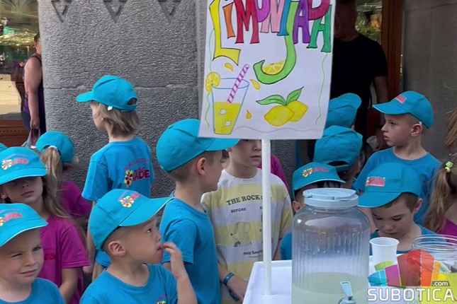 Deca velikog srca - na "Limunijadi" prikupljeno više od 30.000 dinara