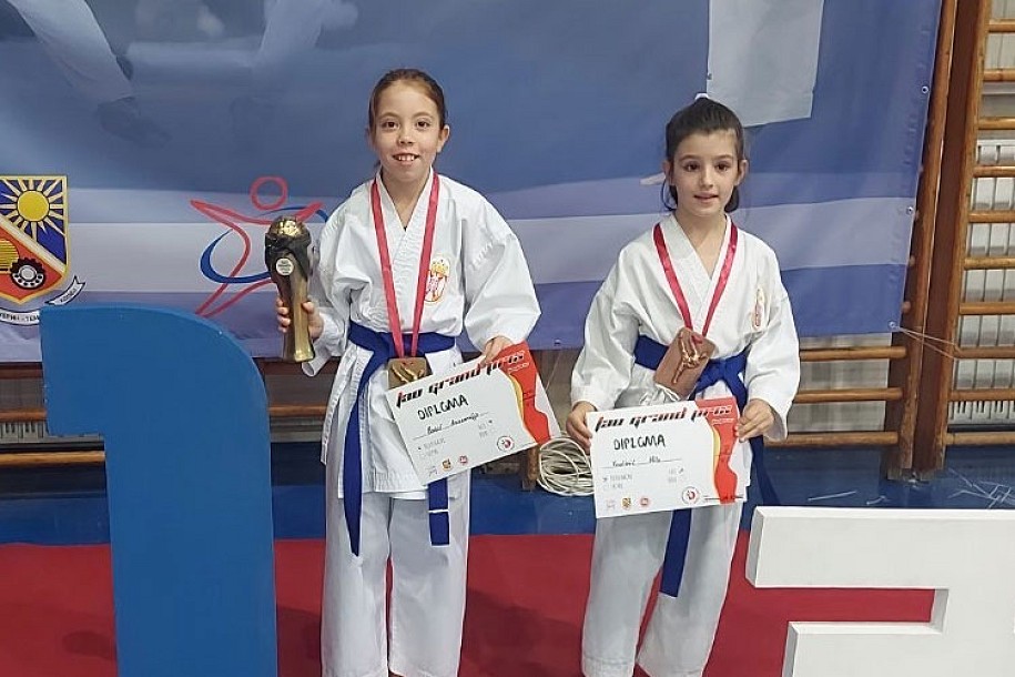 Karate: Bobićeva do zlata, Vrućinićeva do bronze  na takmičenju u Temerinu