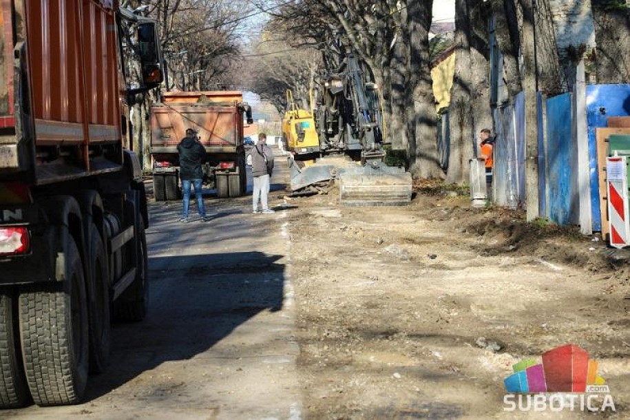 Počelo proširivanje Frankopanske ulice, stiže novi asfalt