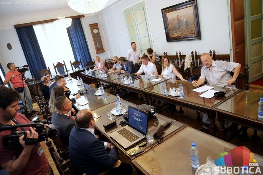 Sudski izvršitelji iz Mađarske predstavili sistem e-aukcija