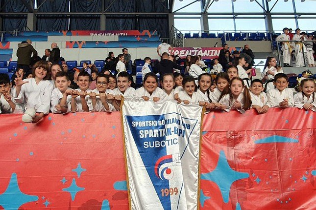 Karate: Takmičari mlađih kategorija "Spartak Enpija" osvojili 50 medalja u Zrenjaninu