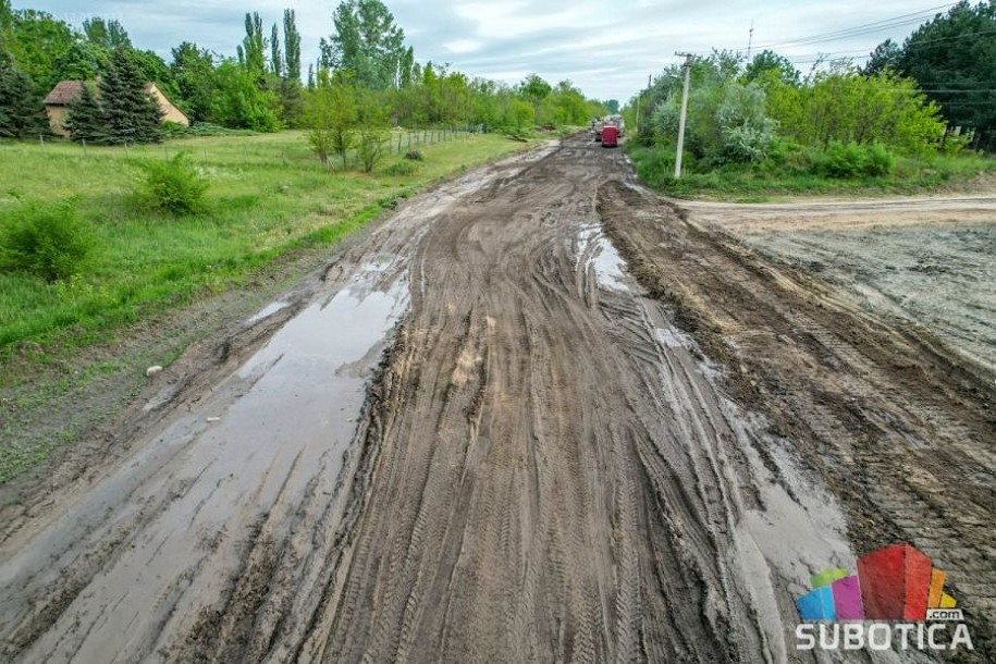 Čordaški put uništen učestalim prolascima teretnih vozila i mehanizacije