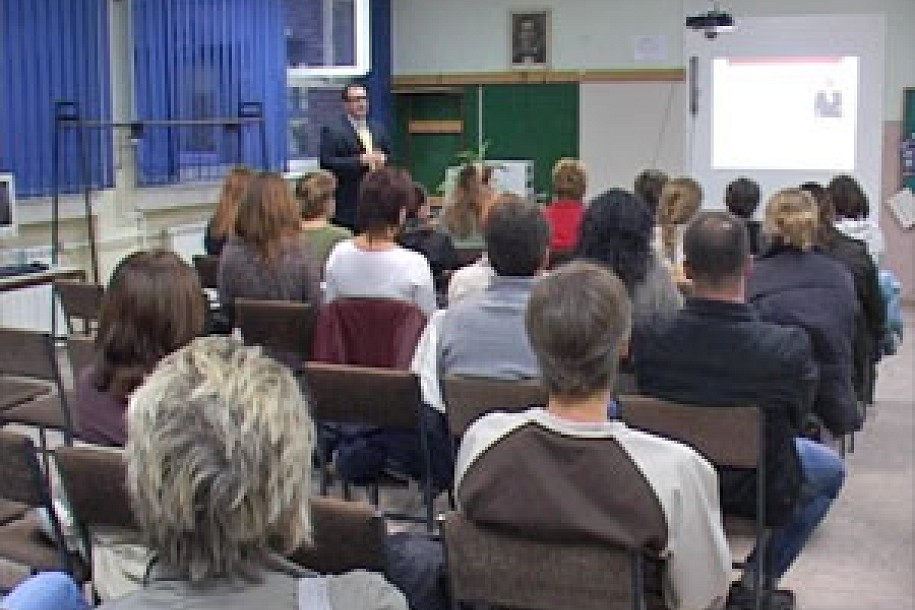 Predavanje o zaštiti dece od neželjnih sadržaja na internetu