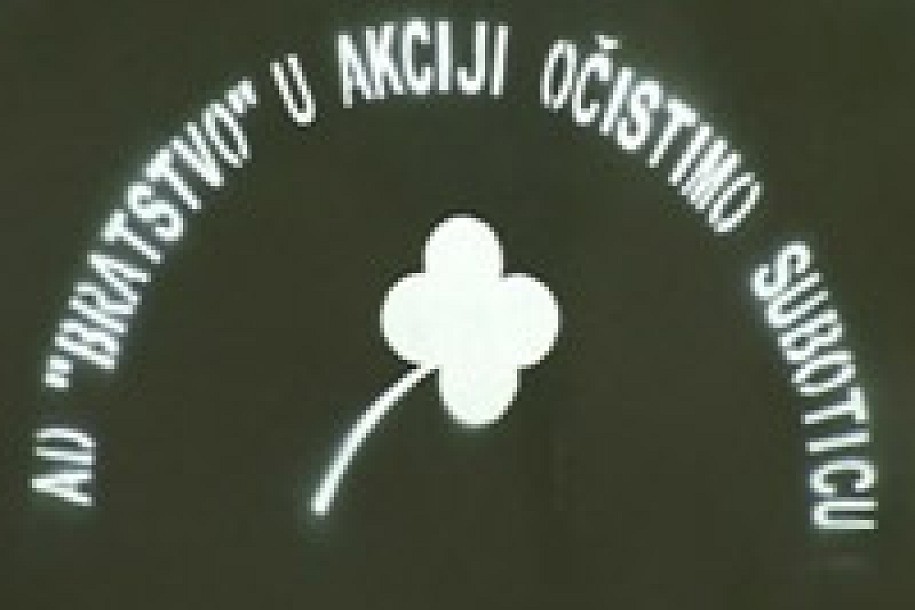 Tri kontejnera za grad