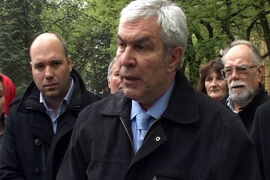 URS: "Bez partokratije"