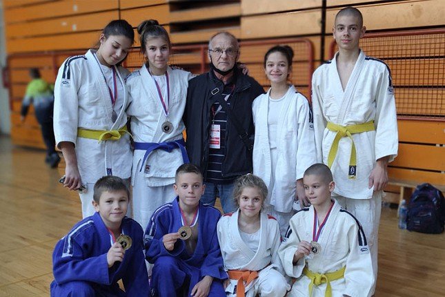 Džudo: Takmičari "Mije&Zorke" osvojili pet medalja na memorijalu u Bečeju
