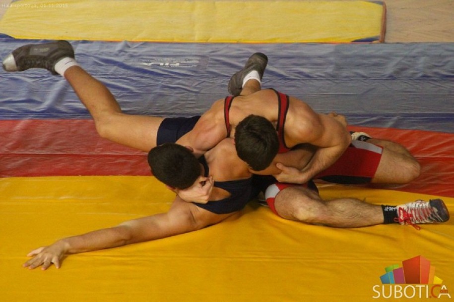 Tri zlatne medalje rvača Spartaka na prvenstvu Vojvodine za seniore
