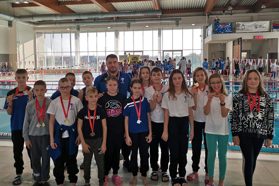 Plivanje: Spartak Prozivka osvojio 14 medalja u Sremskoj Mitrovici