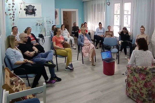 "Reci NE depresiji posle porođaja" - Udruženje "Anahitas" pomaže majkama u borbi protiv postporođajne depresije