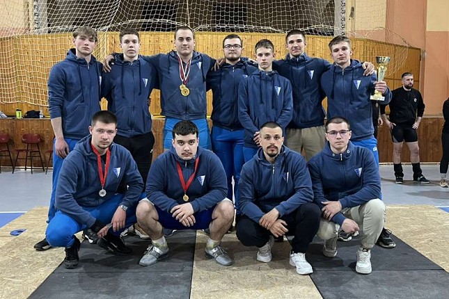 Dizanje tegova: Devet medalja za takmičare Spartaka
