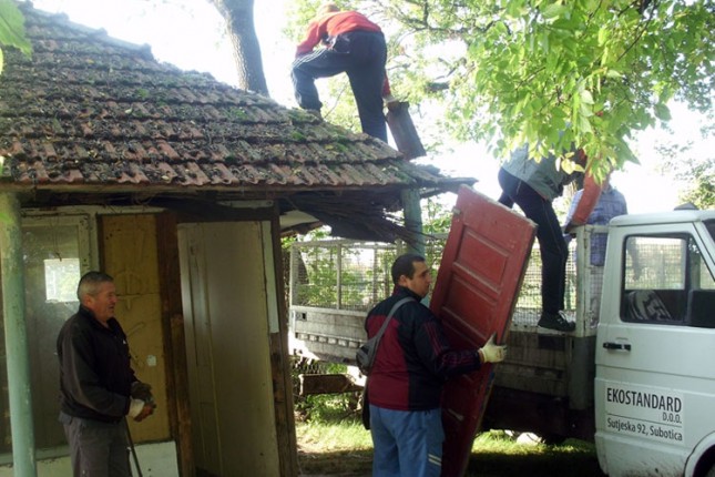 Nastavlja se rušenje nelegalnih objekata na Vikend naselju na Paliću