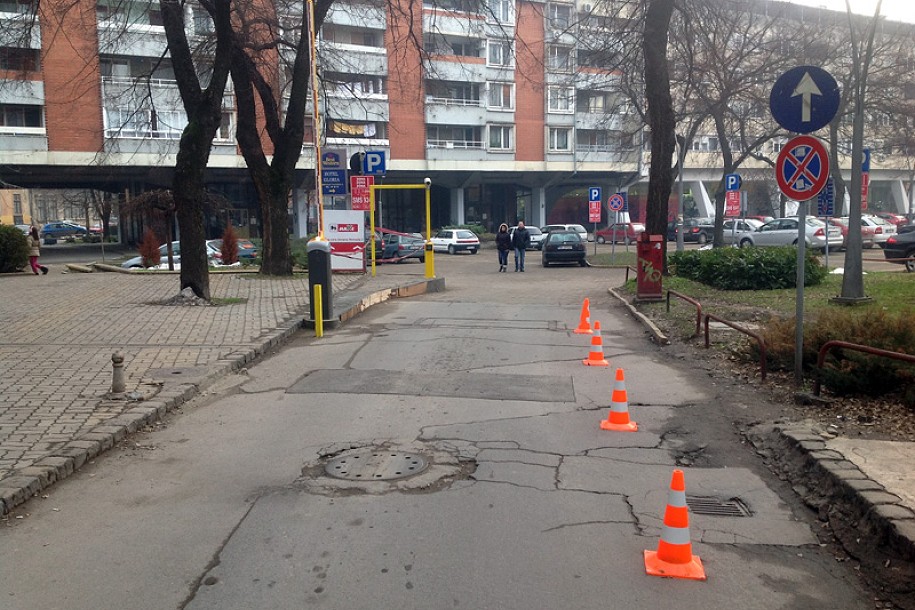 Od sutra ponovo zatvoreni parking kod OU