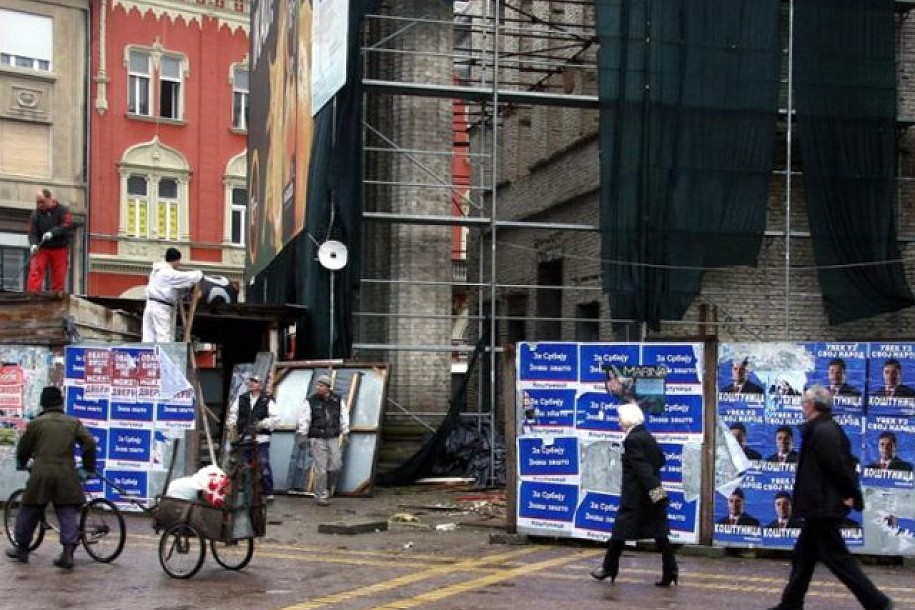 Oslikavanje ograde oko Narodnog pozorišta