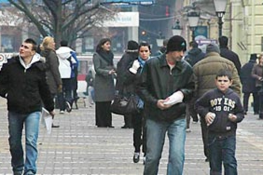Srbi i Mađari pričaju na engleskom