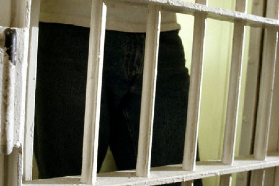 Broker iza rešetaka