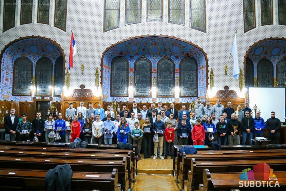 Uručena priznanja najboljim sportistima Subotice za 2024. godinu
