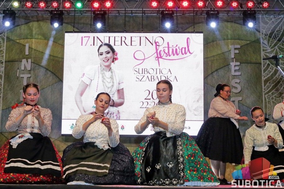 Svečano otvaranje XVII Interetno festivala večeras na bini kod svečanog ulaza Gradske kuće
