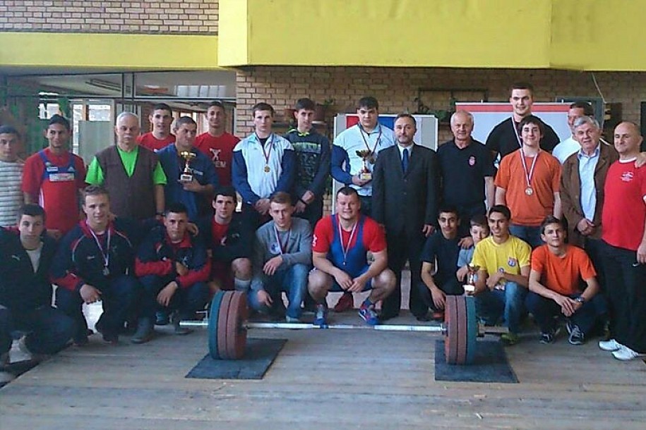 Juniori kluba dizača tegova "Spartak" prvaci Srbije