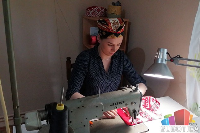 Subotičanka Mirjana Pasku jedina u Srbiji pravi šajkače