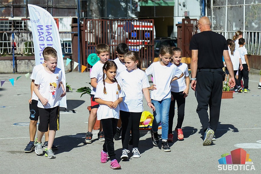 U OŠ "Đuro Salaj" održana sportska manifestacija pod nazivom "Svaki dan je sportski dan"