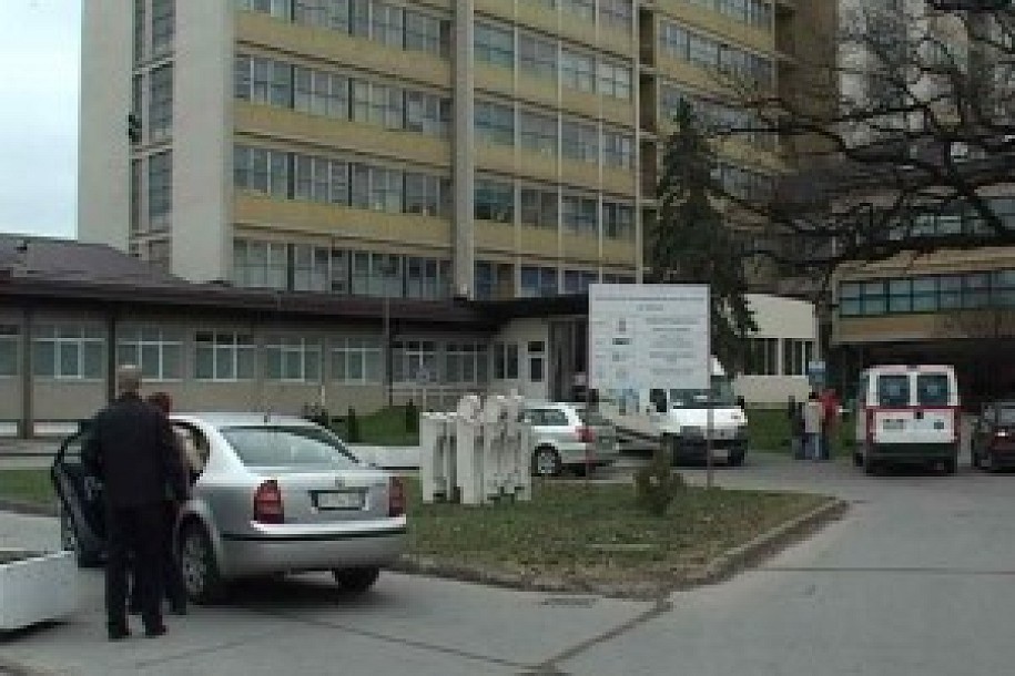 Dve saobraćajke, troje povređeno