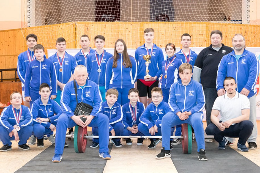 Dizanje tegova: Mlađe kategorije Spartaka uspešne na Državnom prvenstvu