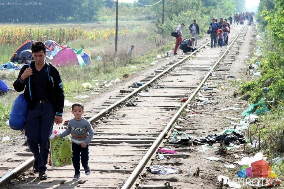 Srbija neće zatvarati granice, već praviti manje prihvatne centre
