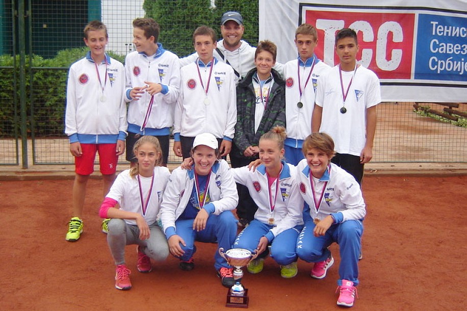 Teniserke Spartaka (U14) šampionke Srbije, teniseri vicešampioni