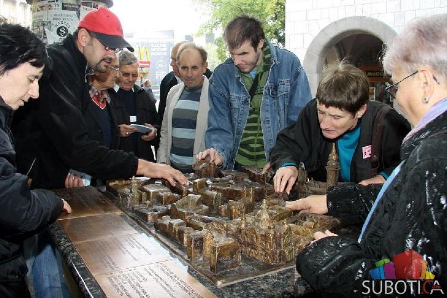 Danas je Svetski dan belog štapa