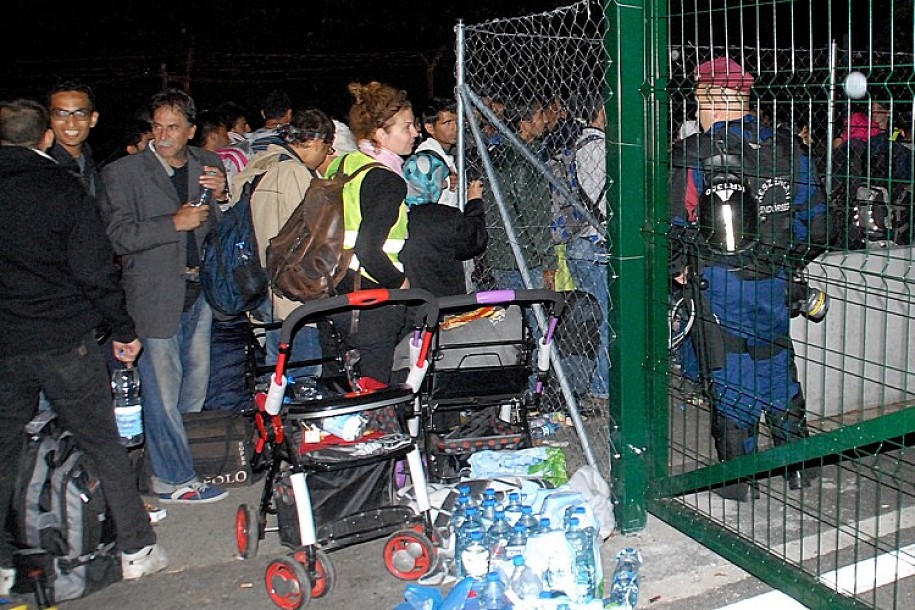 Prelaz Horgoš 2 zatvoren uoči ponoći, uz granicu sve više vojske i policije