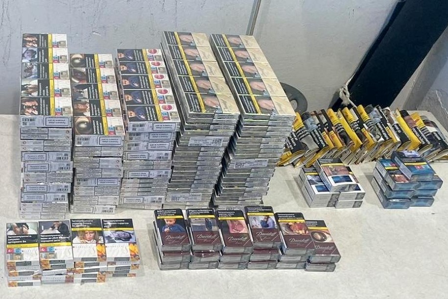 Sprečen pokušaj krijumčarenja na Horgošu: Zaplenjeni cigarete, duvan i filteri