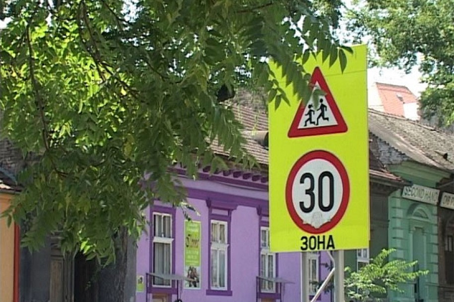 Saobraćajna signalizacija u blizini škola