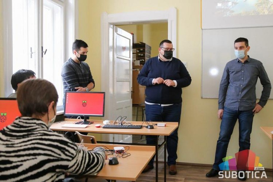 Novi informatički kabinet u Tehničkoj školi "Ivan Sarić"